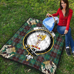 Chisholm Hunting Ancient Tartan Crest Premium Quilt - Gold Thistle Style