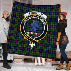 Forsyth Modern Tartan Crest Quilt