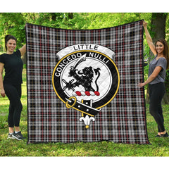 Little Arisaid Tartan Crest Quilt