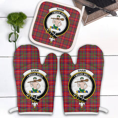 Shaw Red Modern Tartan Crest Oven Mitt And Pot Holder (2 Oven Mitts + 1 Pot Holder)