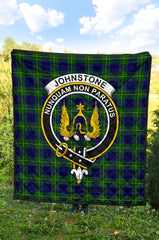 Johnstone Modern Tartan Crest Quilt - SP