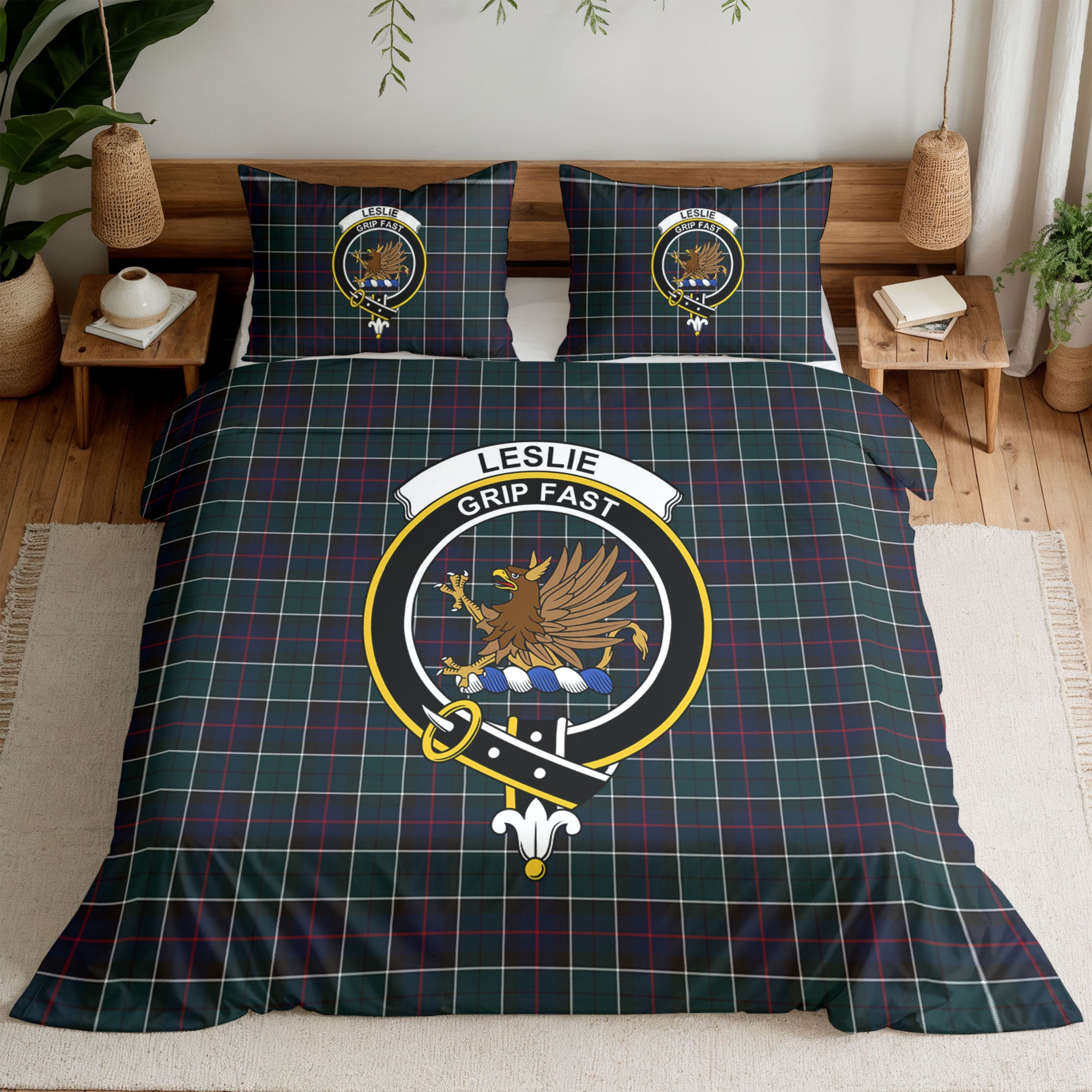 Leslie Hunting Modern Tartan Crest Bedding Set