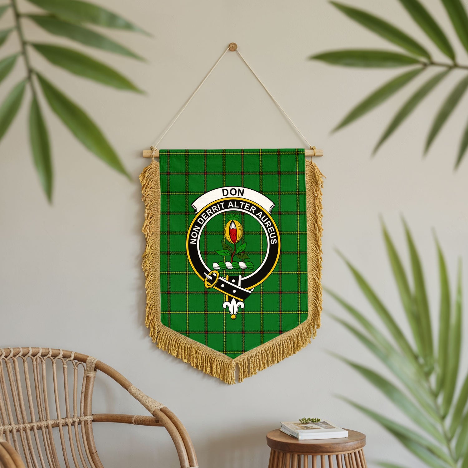 Don Tartan Crest Wall Hanging Banner - Wood Pole