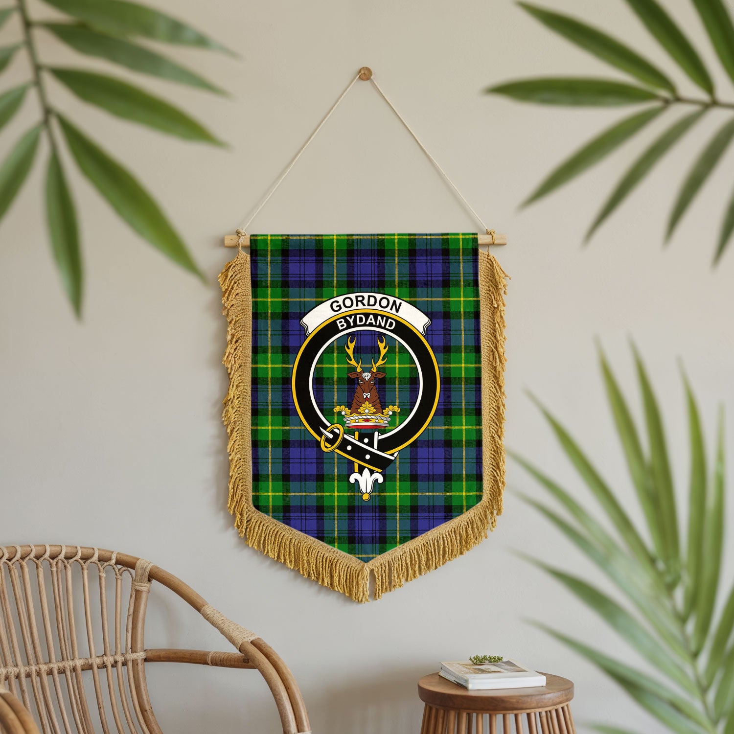 Gordon Modern Tartan Crest Wall Hanging Banner - Wood Pole