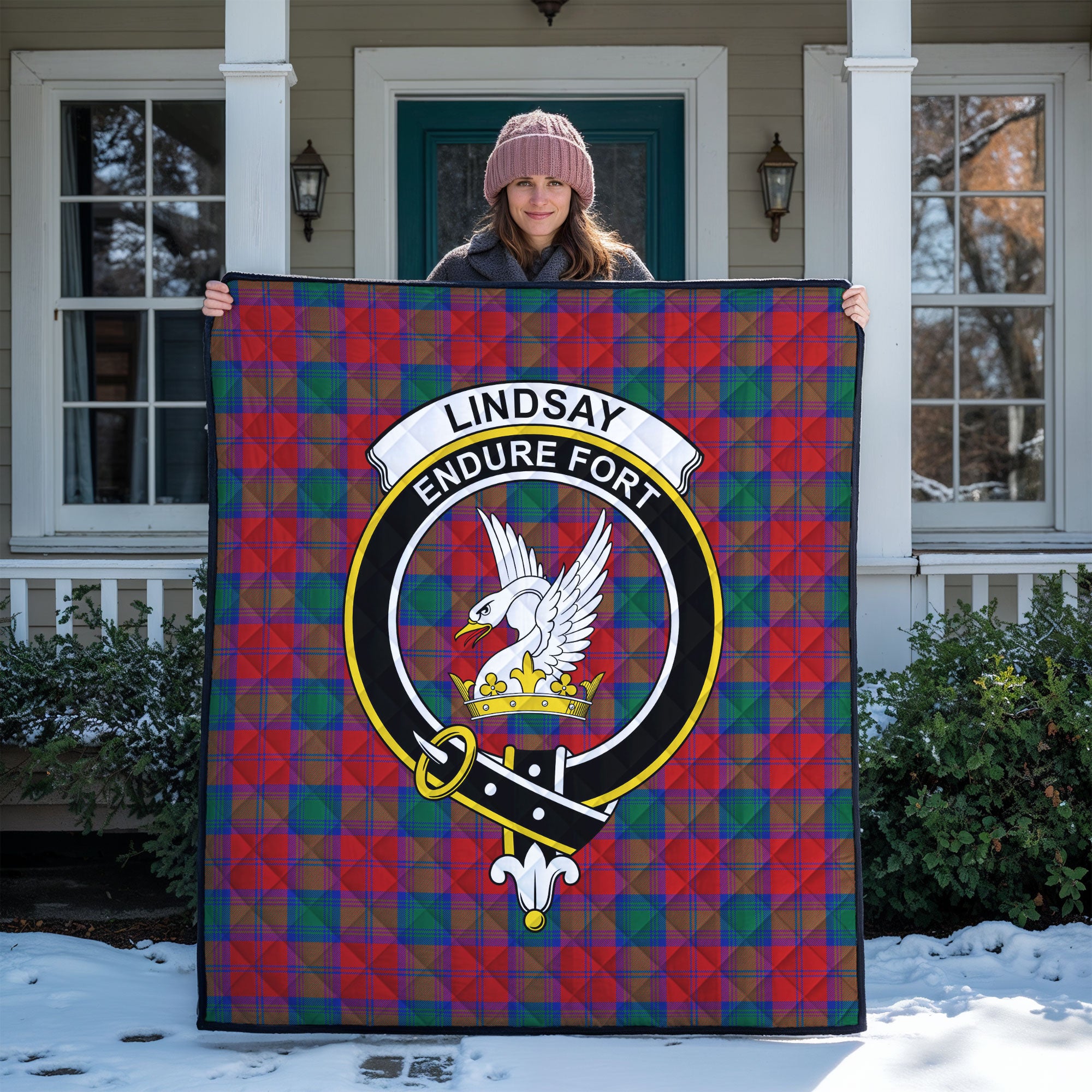 Lindsay Modern Tartan Crest Quilt