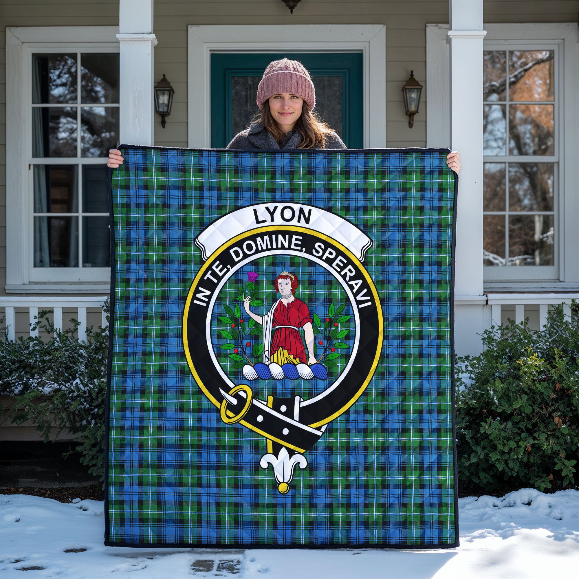 Lyon Tartan Crest Quilt