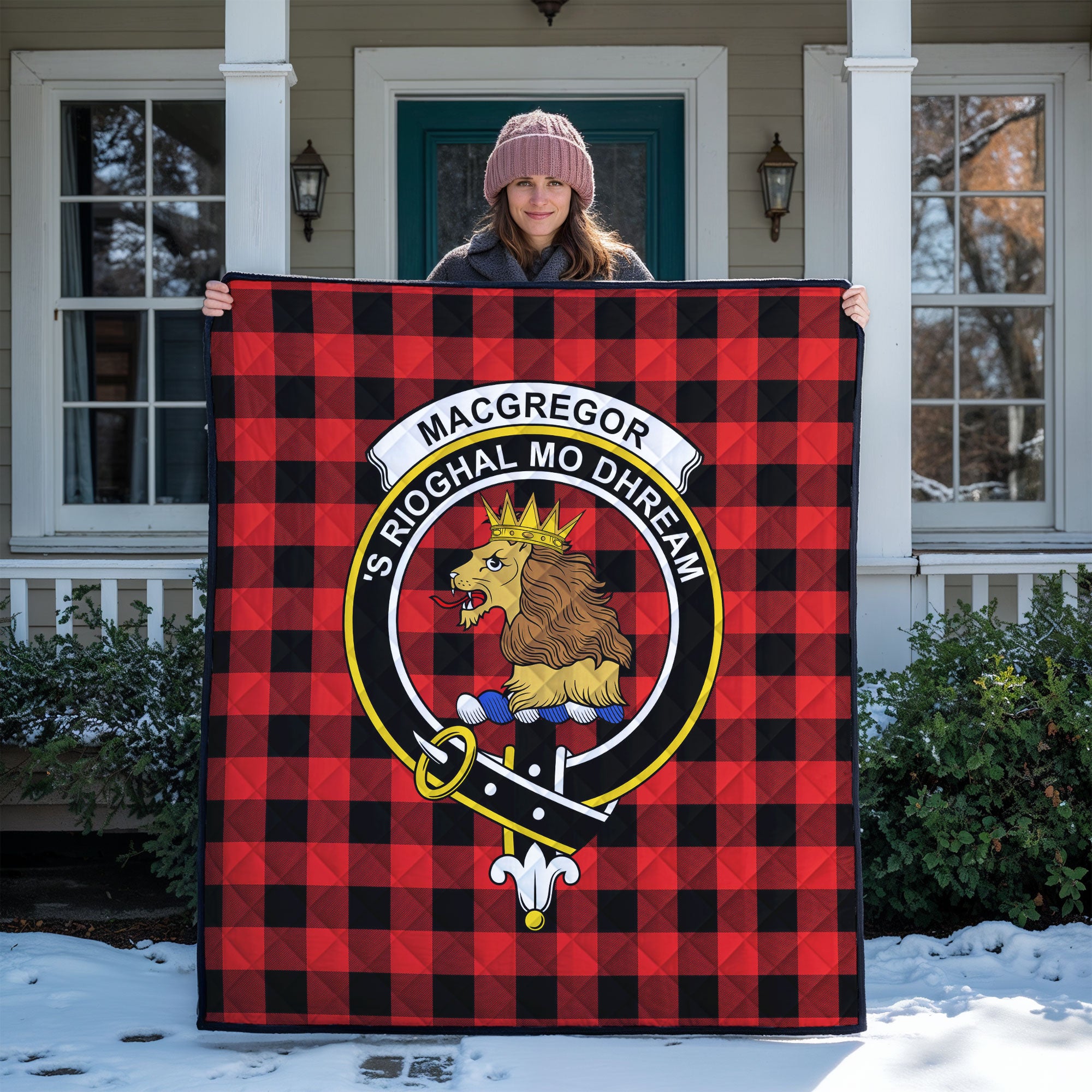 MacGregor Rob Roy Modern Tartan Crest Quilt