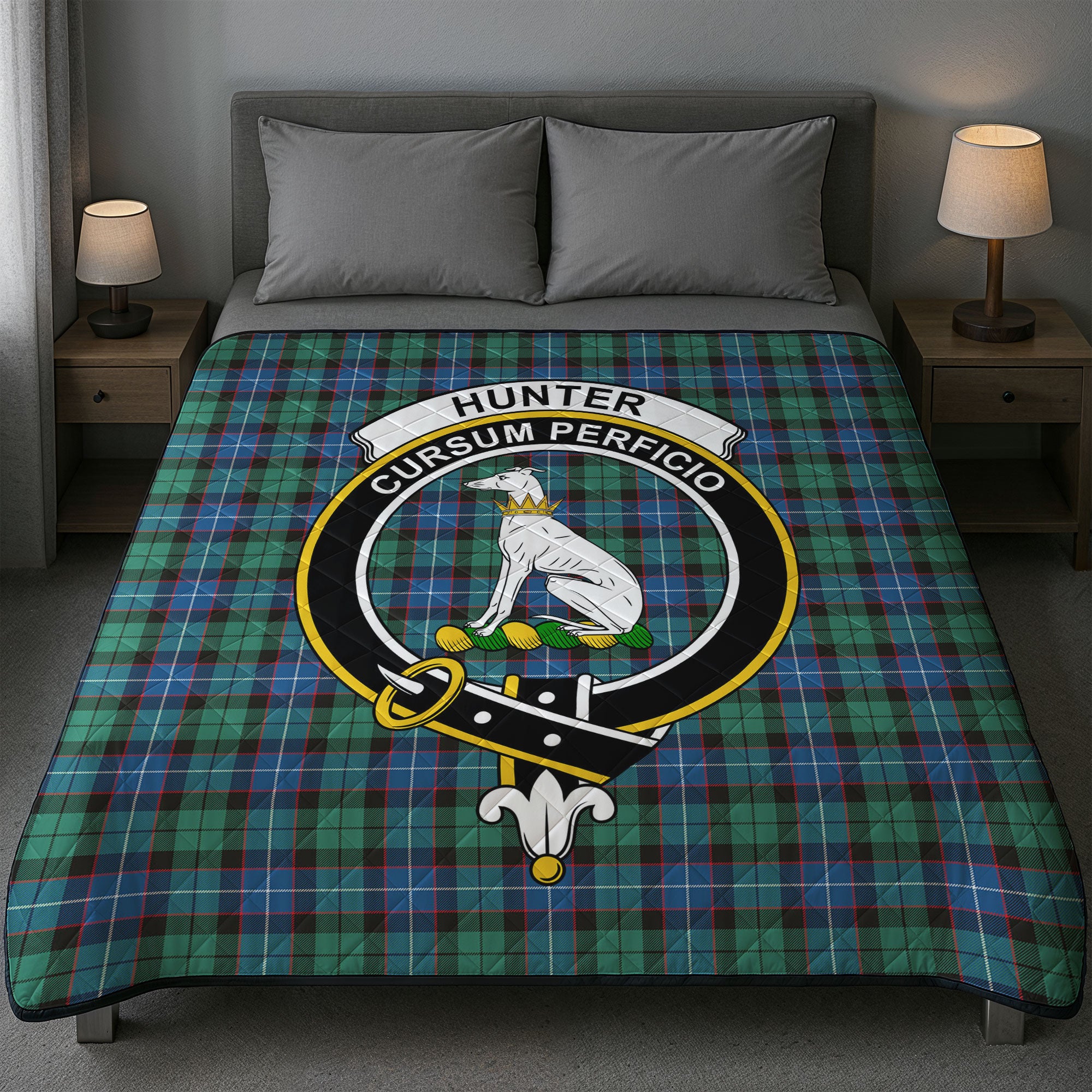 Hunter Ancient Tartan Crest Quilt