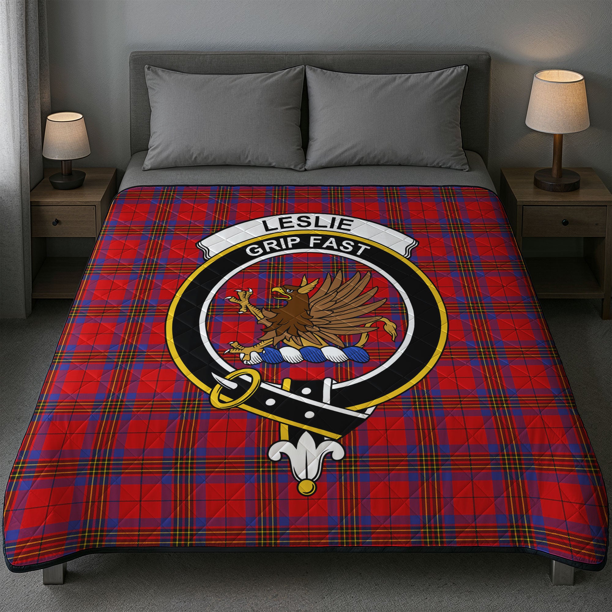 Leslie Modern Tartan Crest Quilt