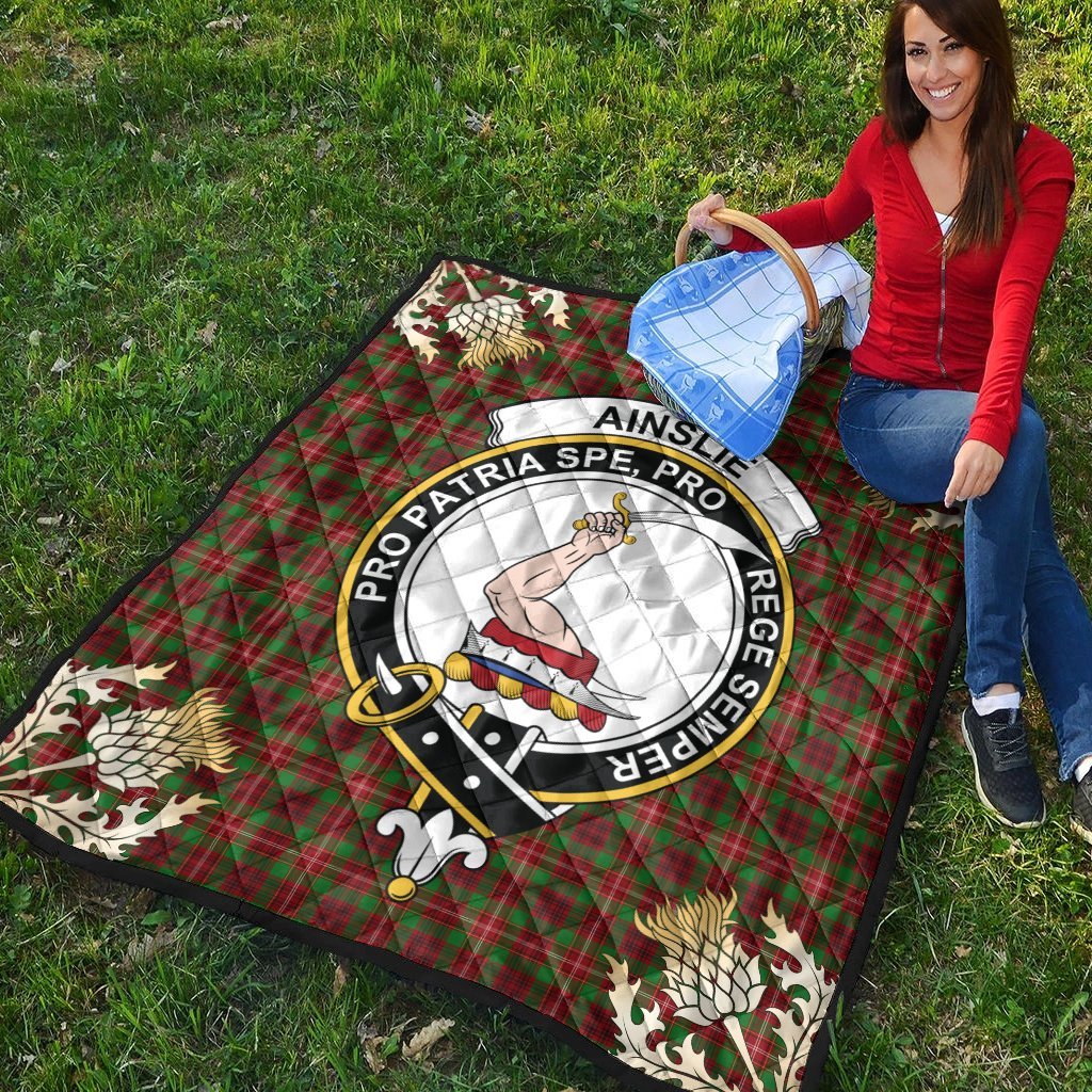 Ainslie Tartan Crest Premium Quilt - Gold Thistle Style