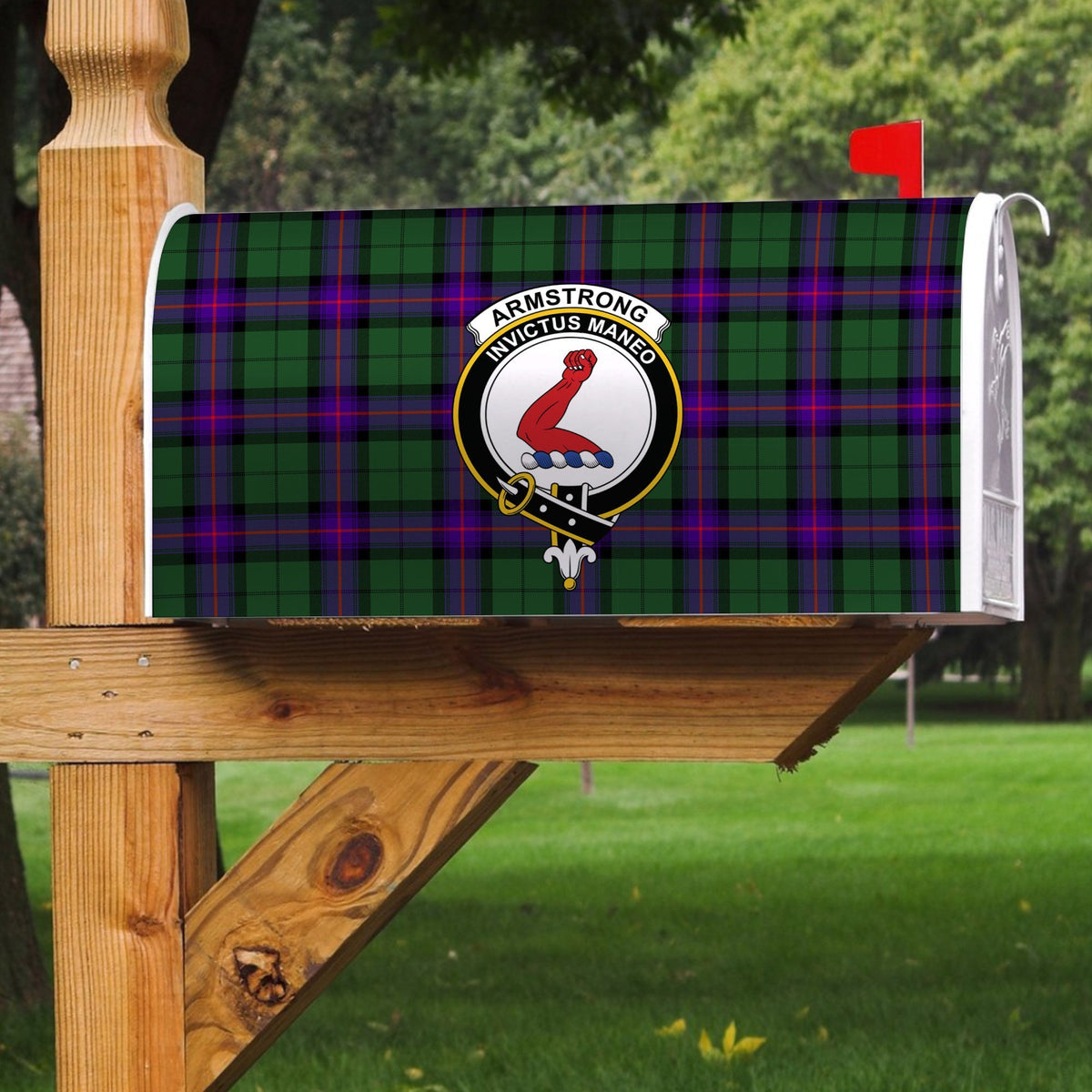 Armstrong Modern Tartan Crest Mailbox