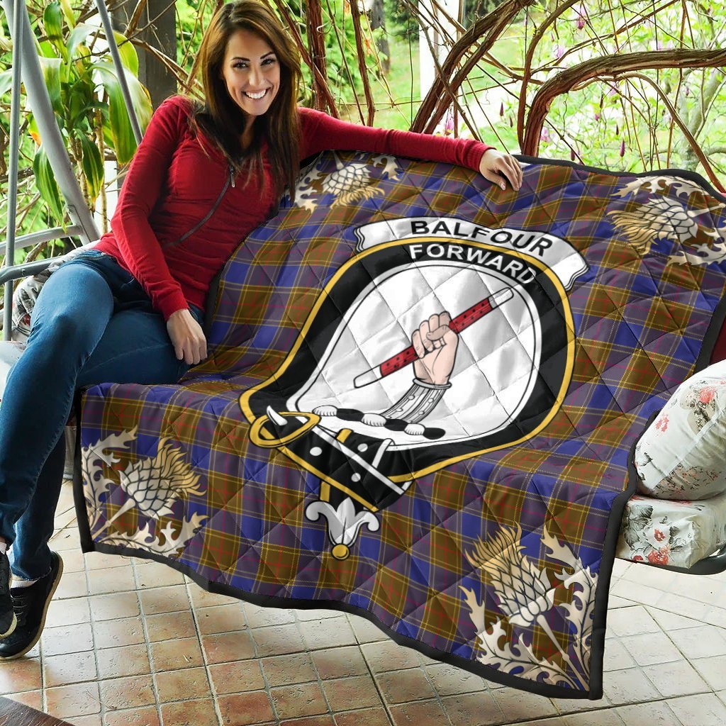 Balfour Modern Tartan Crest Premium Quilt - Gold Thistle Style