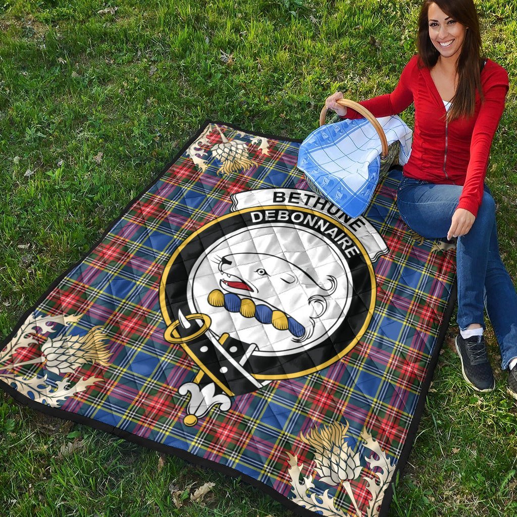 Bethune Tartan Crest Premium Quilt - Gold Thistle Style