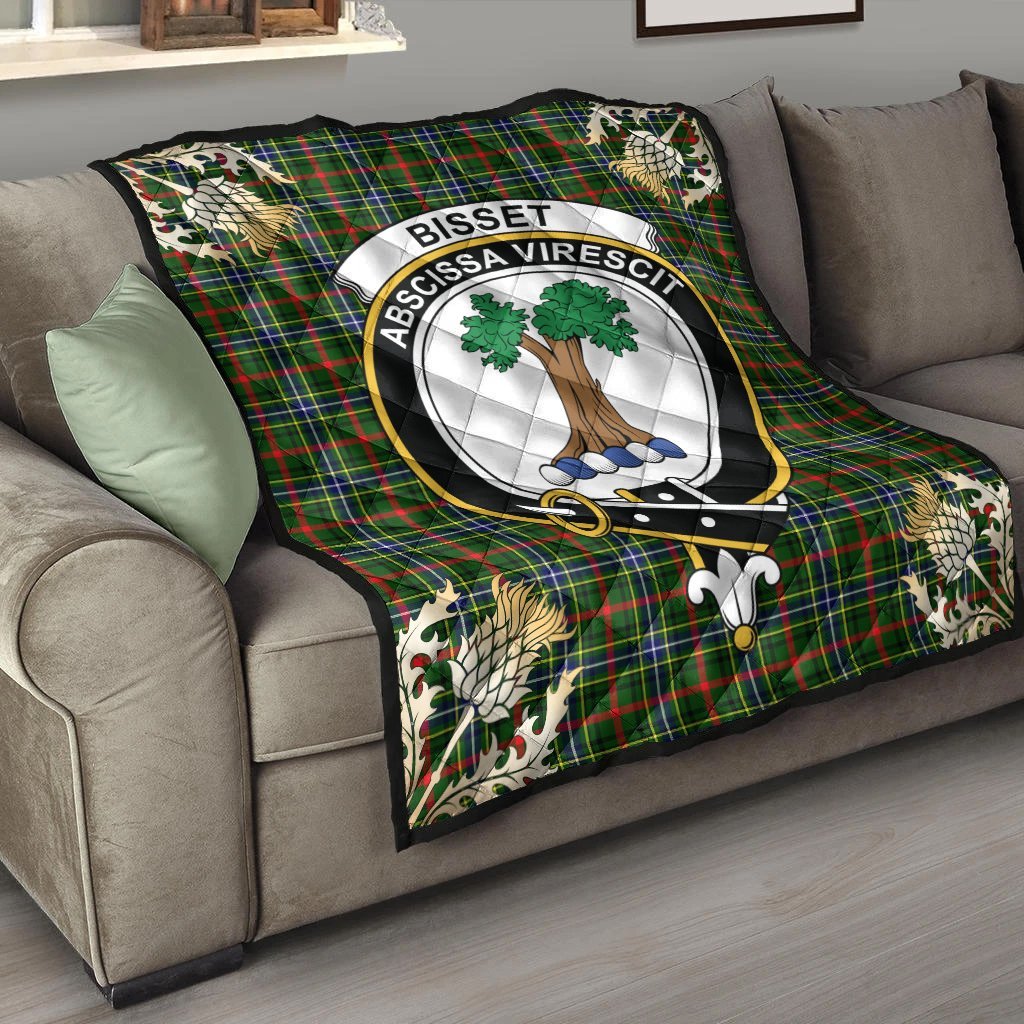 Bisset Tartan Crest Premium Quilt - Gold Thistle Style