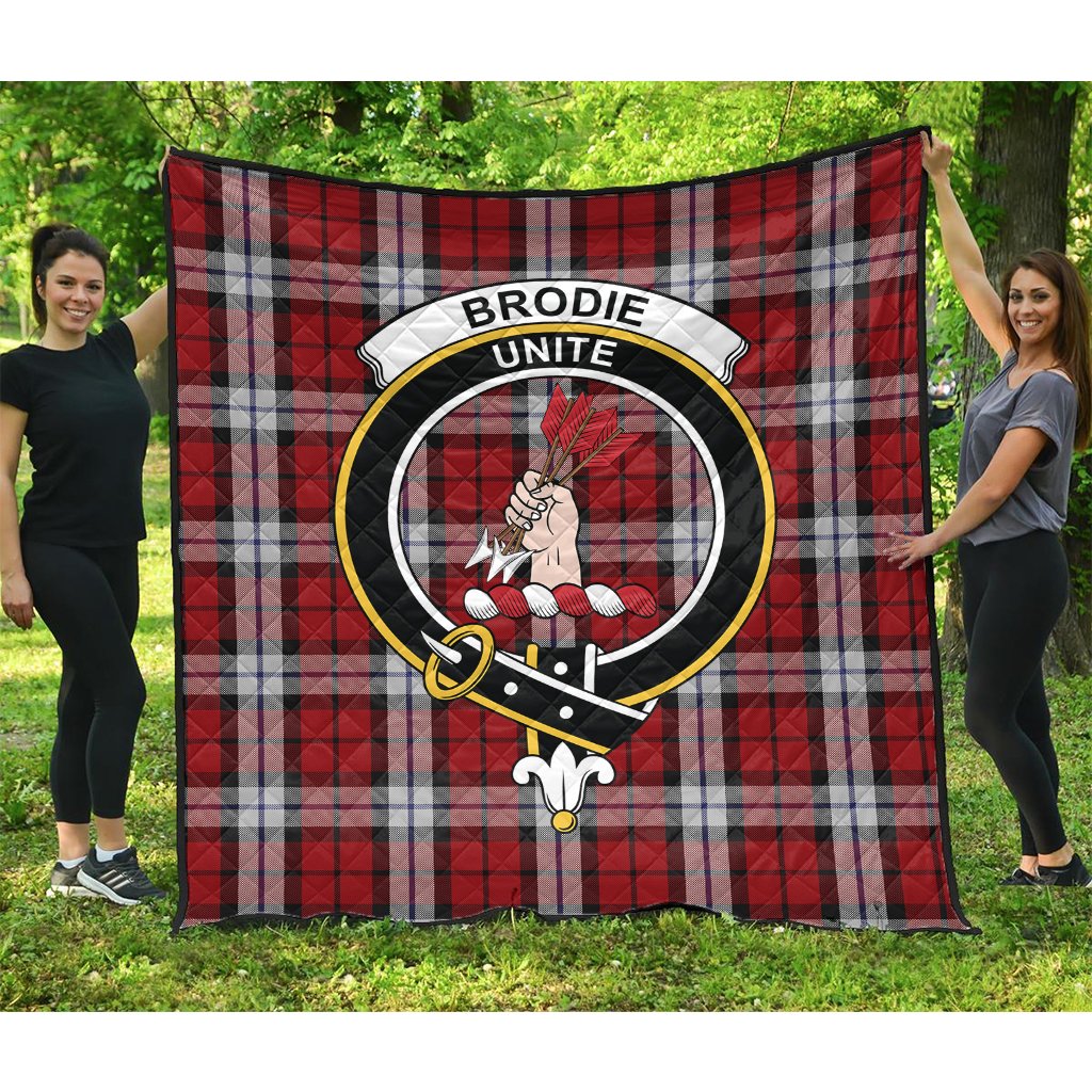 Brodie Dress Tartan Crest Quilt