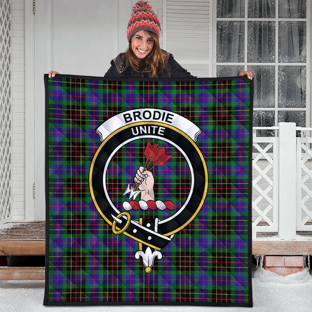 Brodie Hunting Modern Tartan Crest Quilt