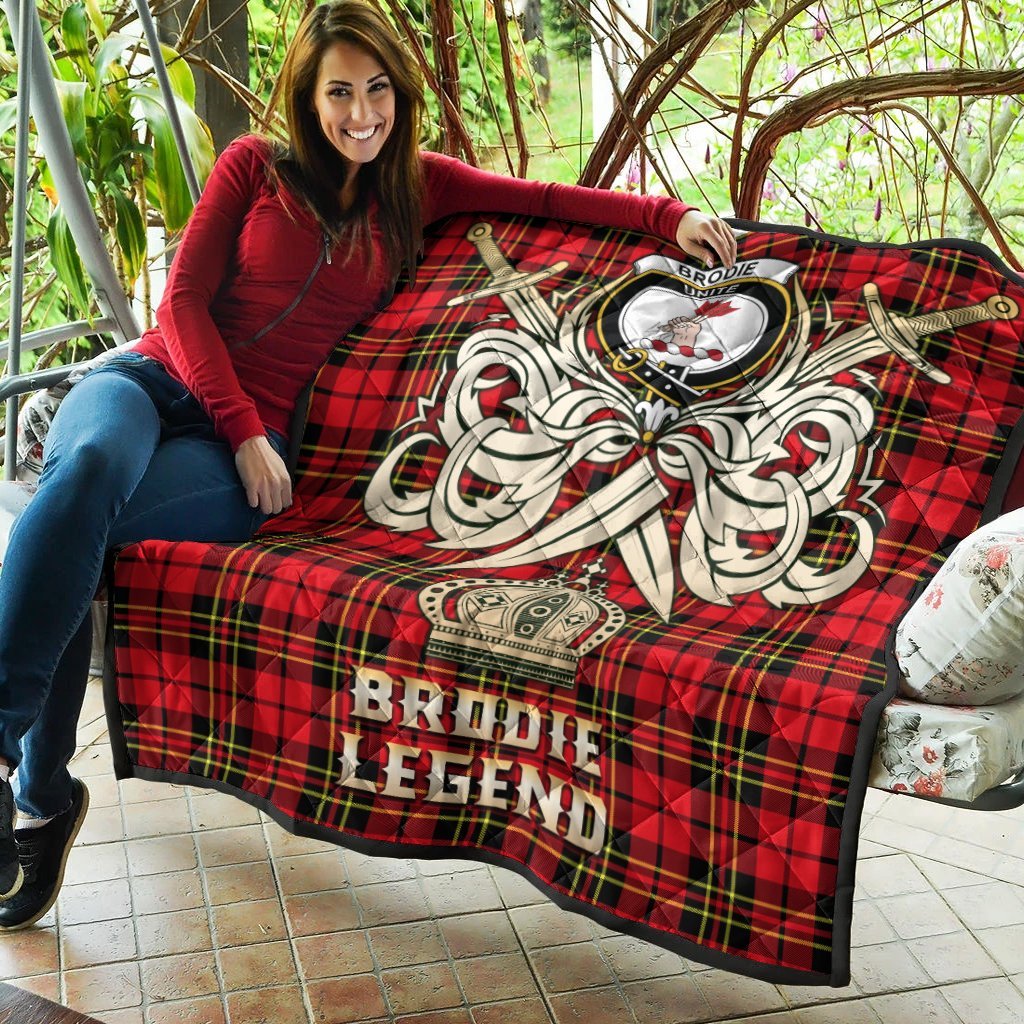 Brodie Modern Tartan Crest Legend Gold Royal Premium Quilt