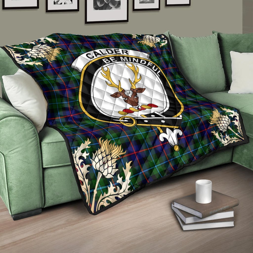 Calder Modern Tartan Crest Premium Quilt - Gold Thistle Style