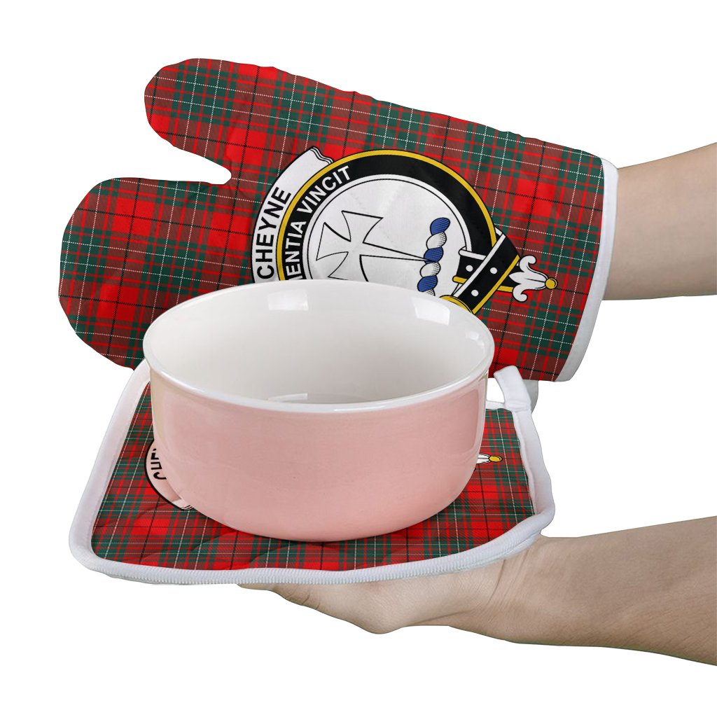 Cheyne Tartan Crest Oven Mitt And Pot Holder (2 Oven Mitts + 1 Pot Holder)