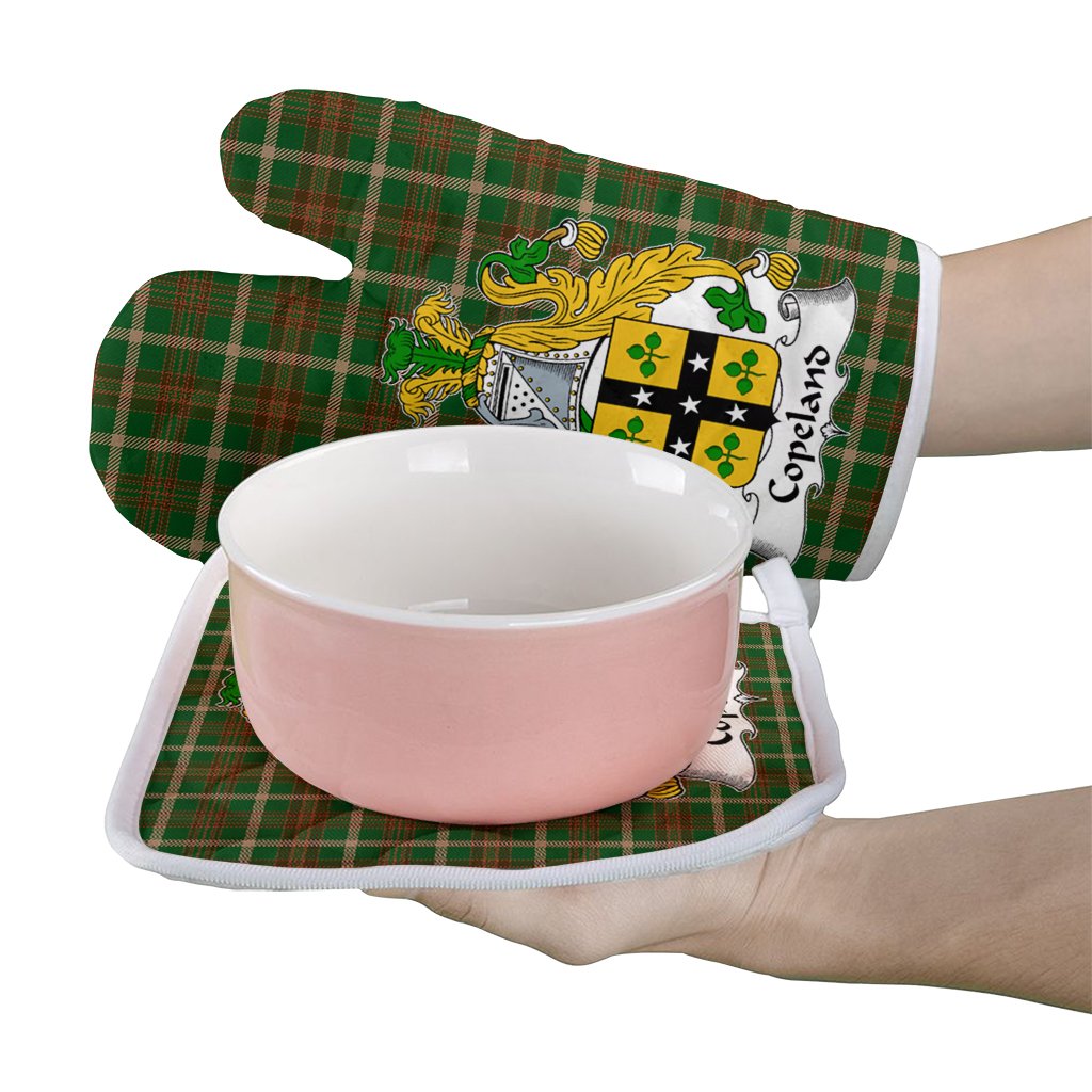 Copeland Tartan Crest Oven Mitt And Pot Holder (2 Oven Mitts + 1 Pot Holder)