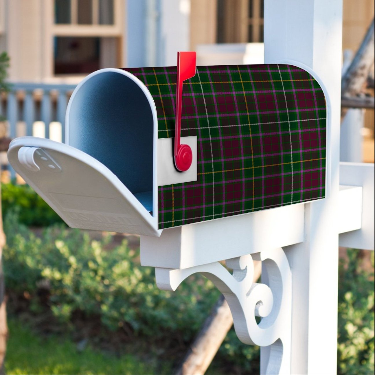 Crosbie Tartan Crest Mailbox