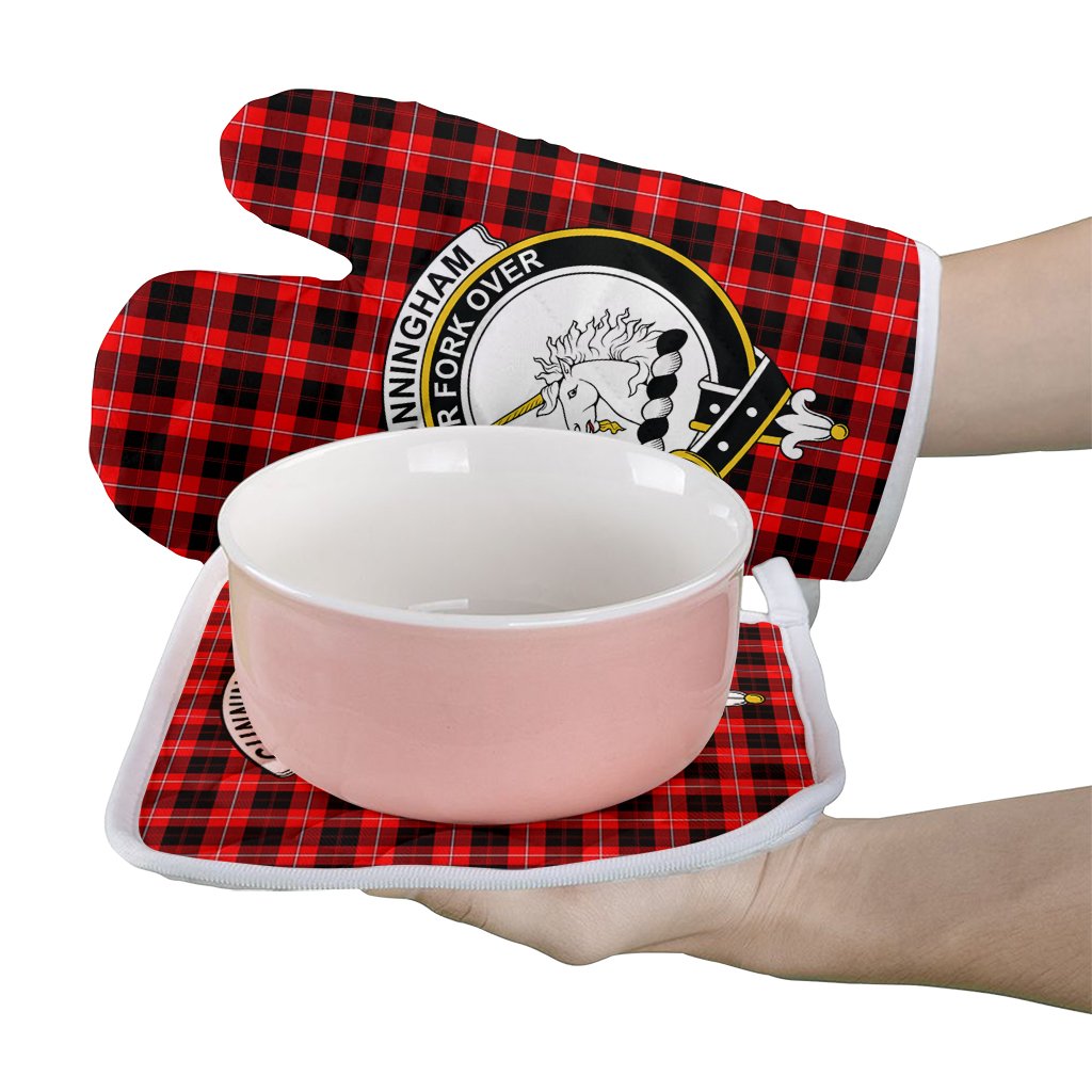 Cunningham Modern Tartan Crest Oven Mitt And Pot Holder (2 Oven Mitts + 1 Pot Holder)