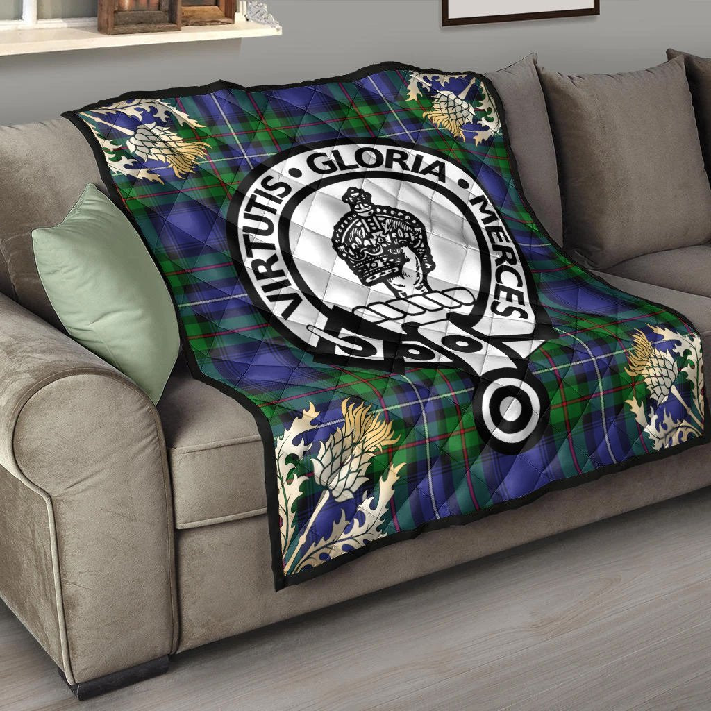 Donnachaidh Tartan Crest Premium Quilt - Gold Thistle Style