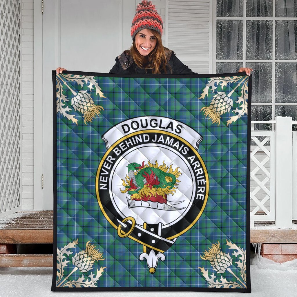 Douglas Ancient Tartan Crest Premium Quilt - Gold Thistle Style