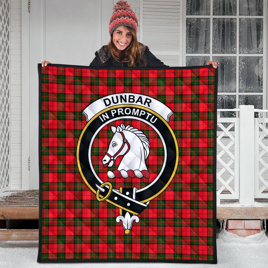 Dunbar Modern Tartan Crest Quilt