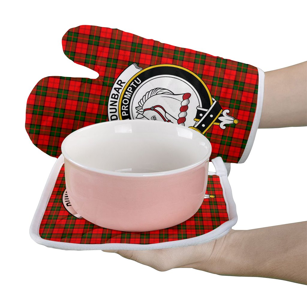 Dunbar Modern Tartan Crest Oven Mitt And Pot Holder (2 Oven Mitts + 1 Pot Holder)