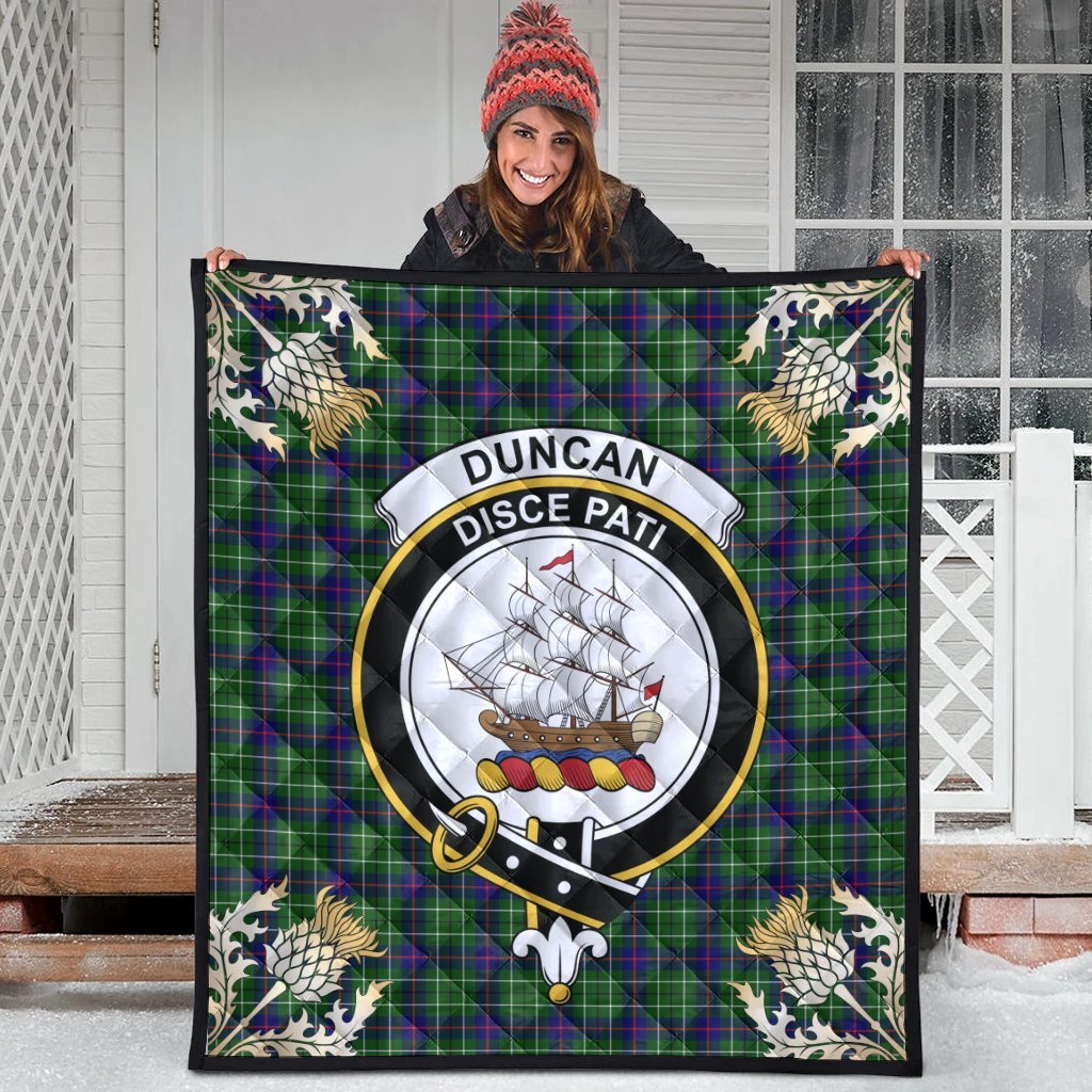 Duncan Modern Tartan Crest Premium Quilt - Gold Thistle Style