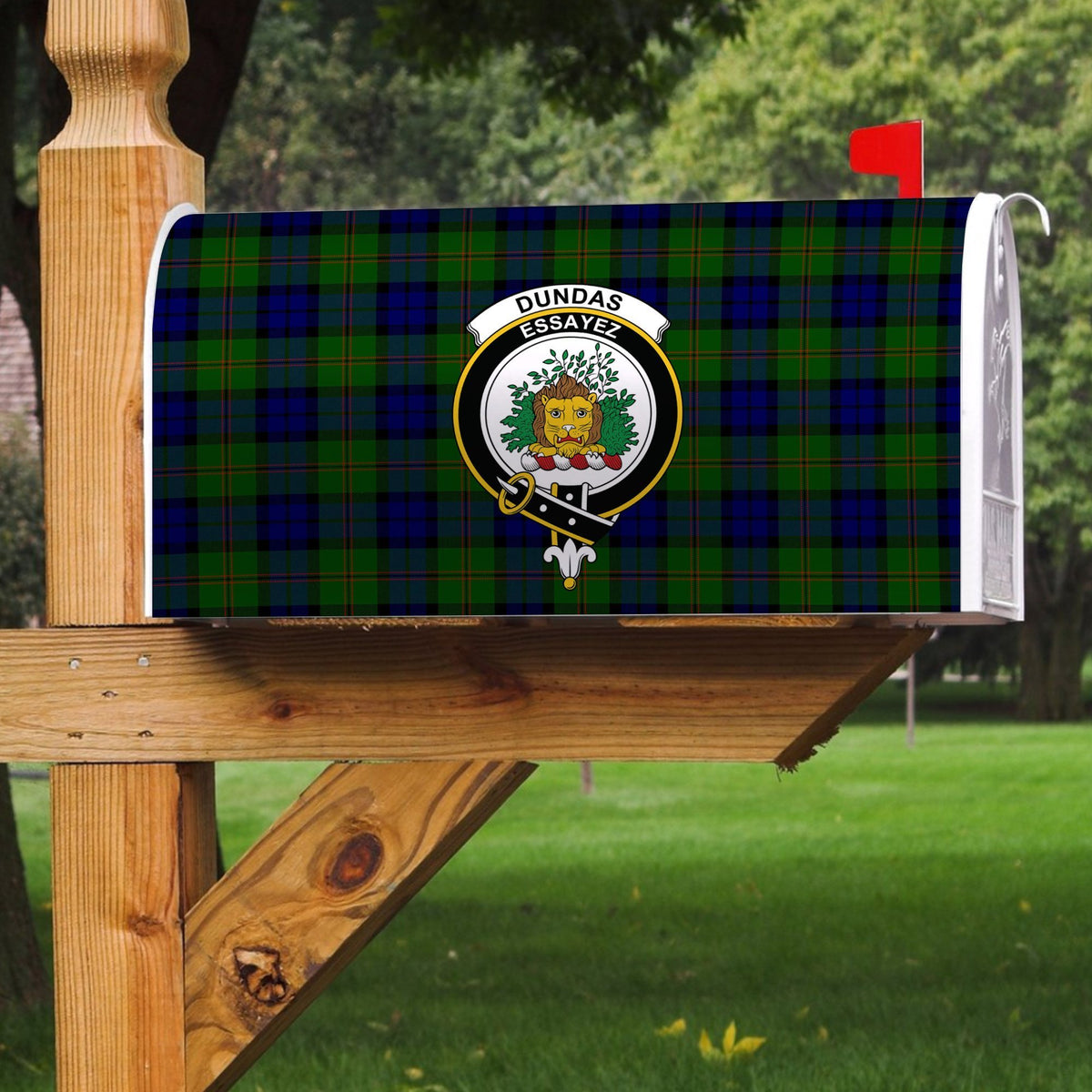 Dundas Modern Tartan Crest Mailbox