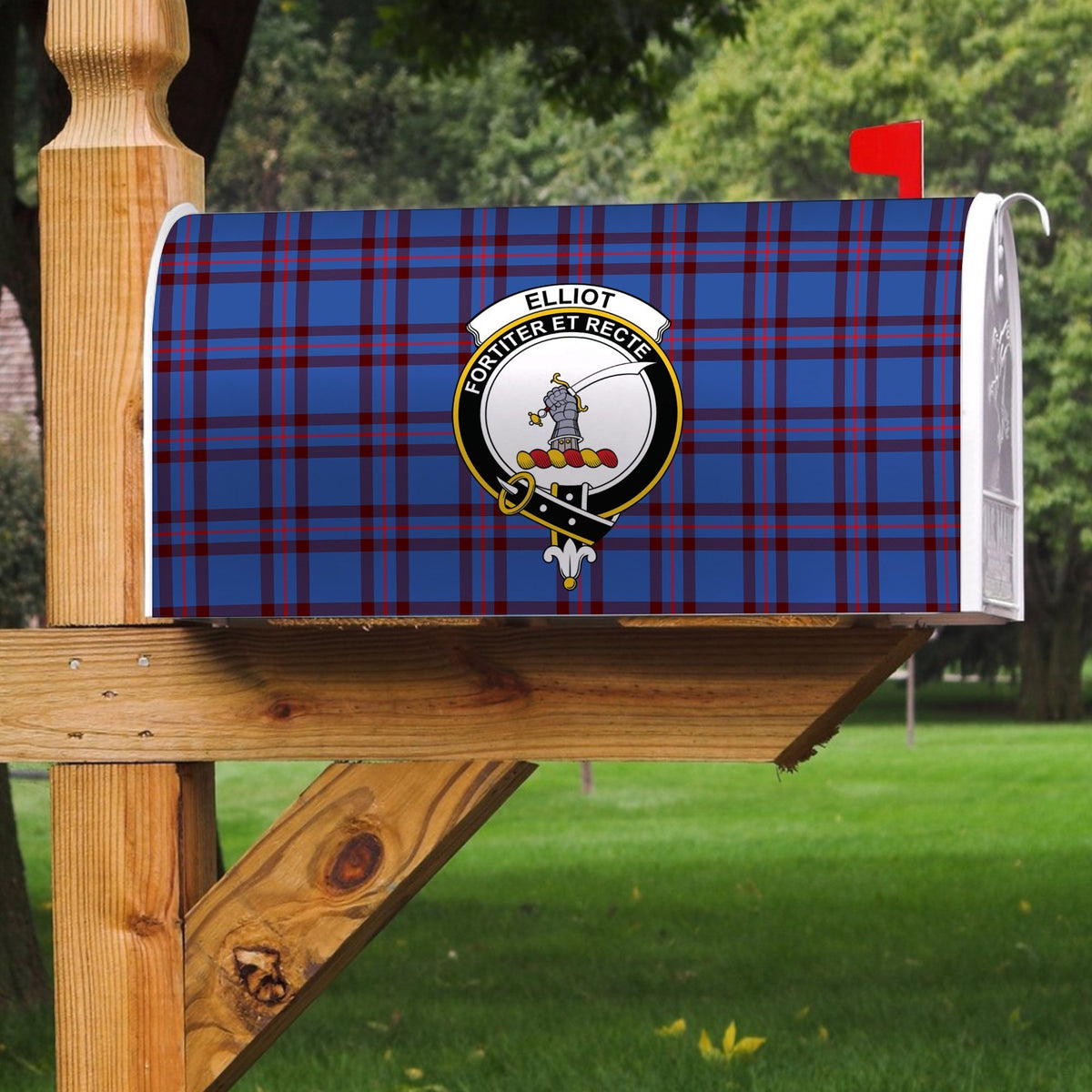 Elliot Modern Tartan Crest Mailbox