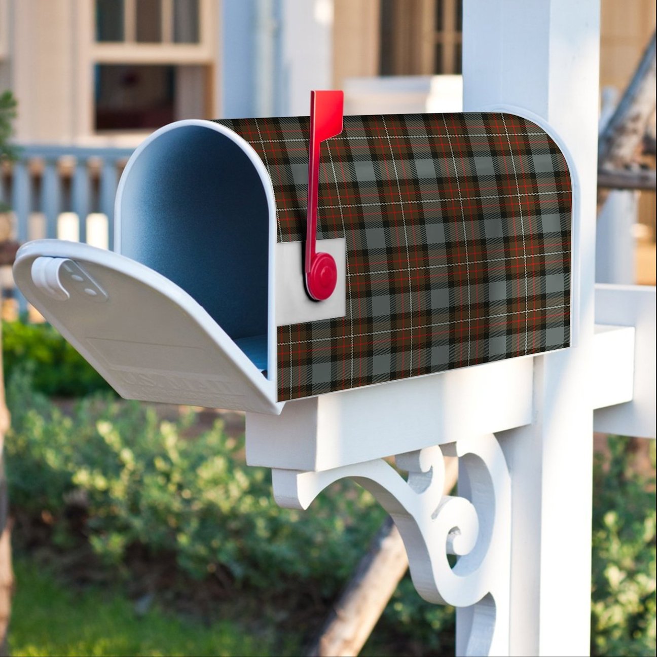 Fergusson Weathered Tartan Crest Mailbox