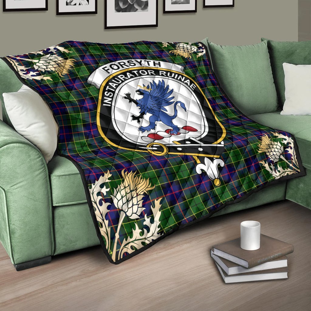 Forsyth Modern Tartan Crest Premium Quilt - Gold Thistle Style