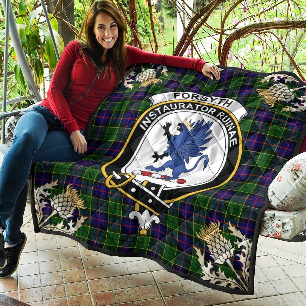 Forsyth Modern Tartan Crest Premium Quilt - Gold Thistle Style