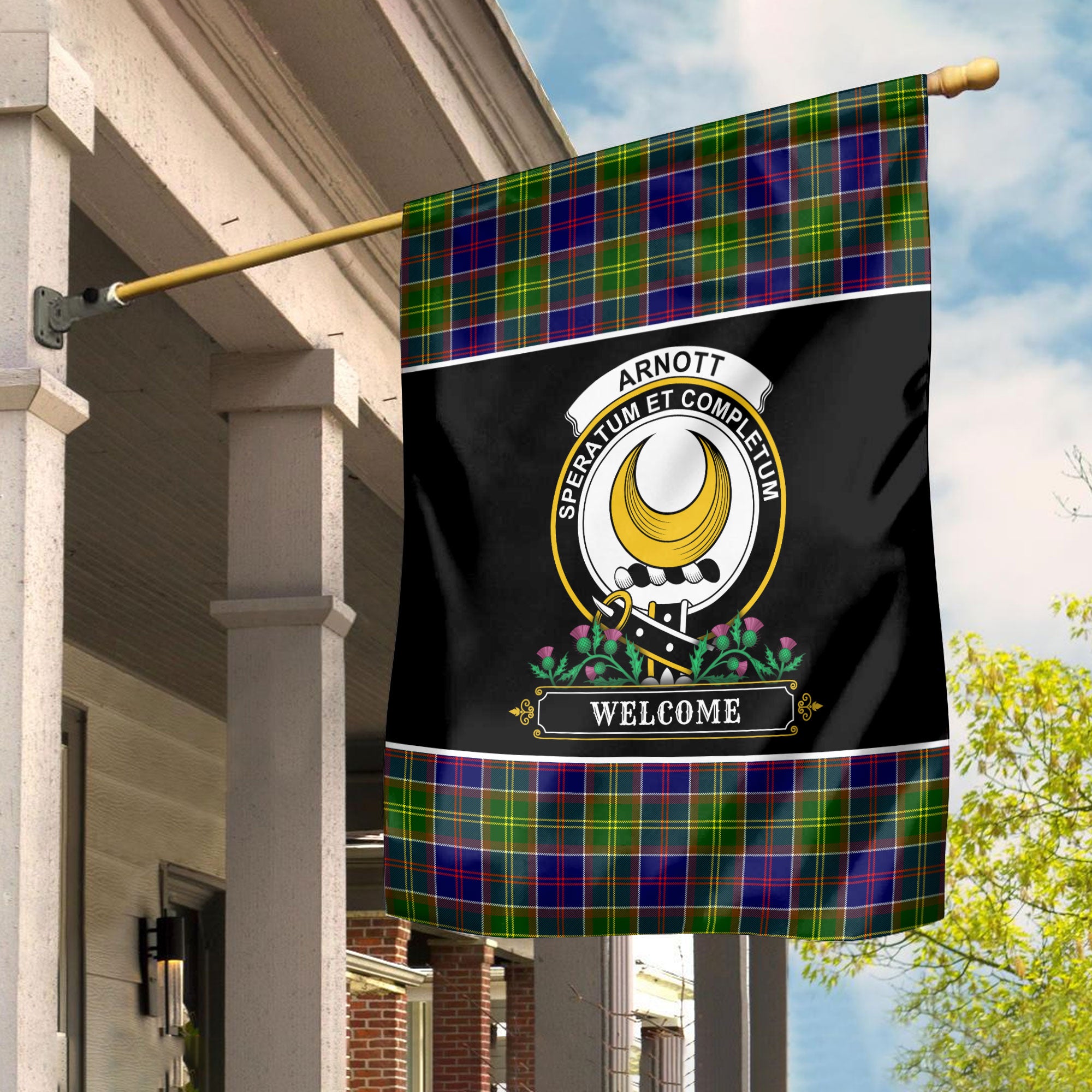 Arnott Tartan Crest Garden Flag - Welcome Style