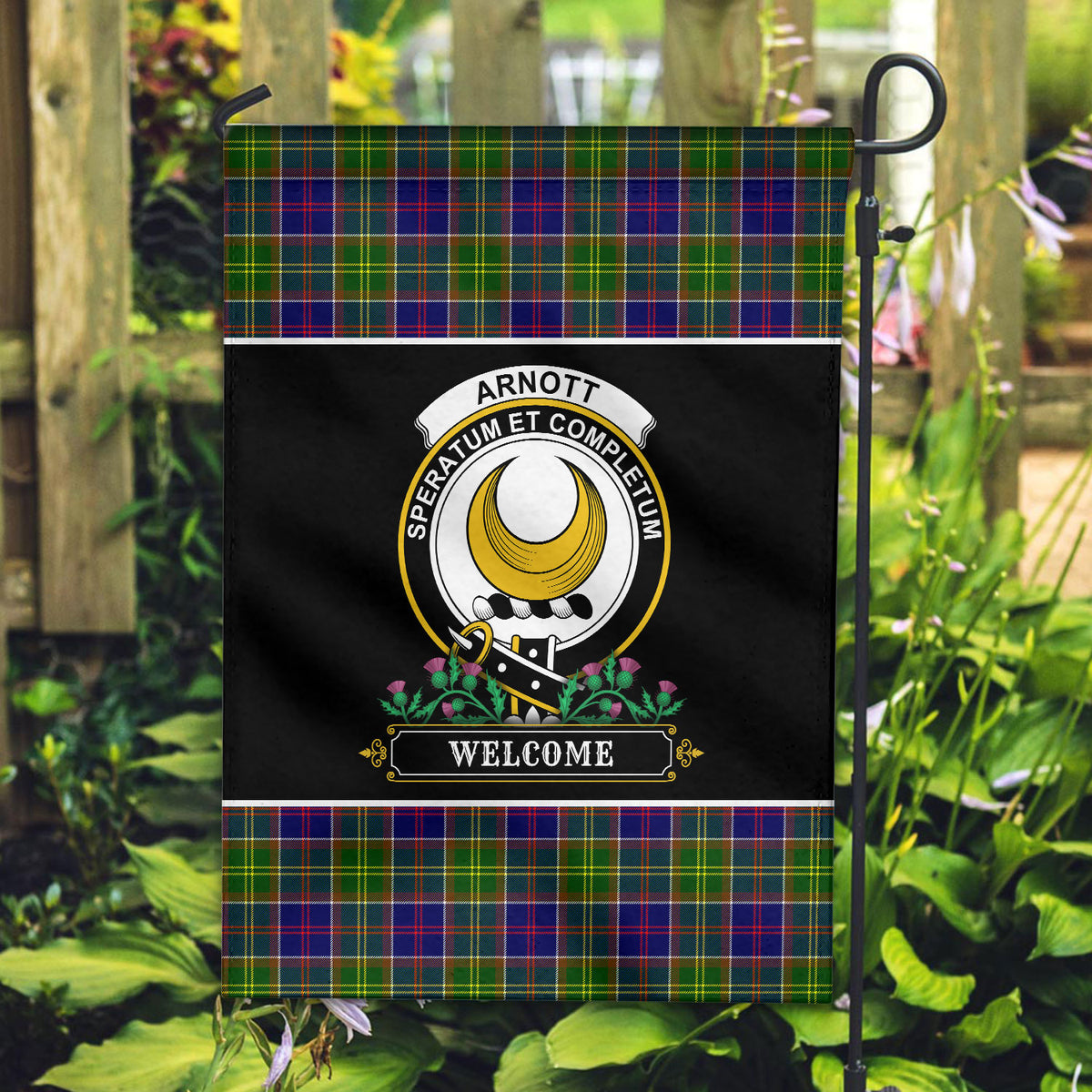 Arnott Tartan Crest Garden Flag - Welcome Style