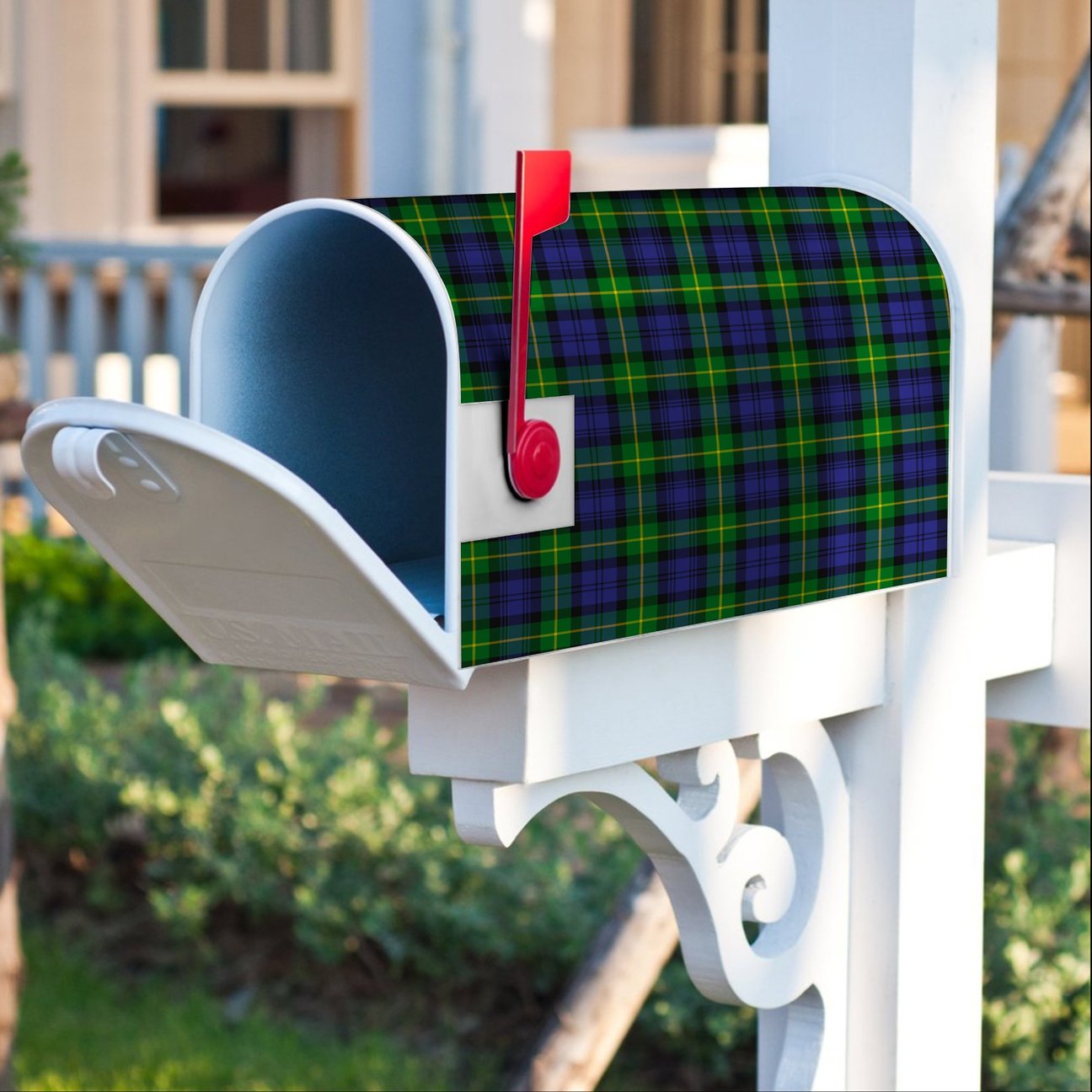 Gordon Modern Tartan Crest Mailbox