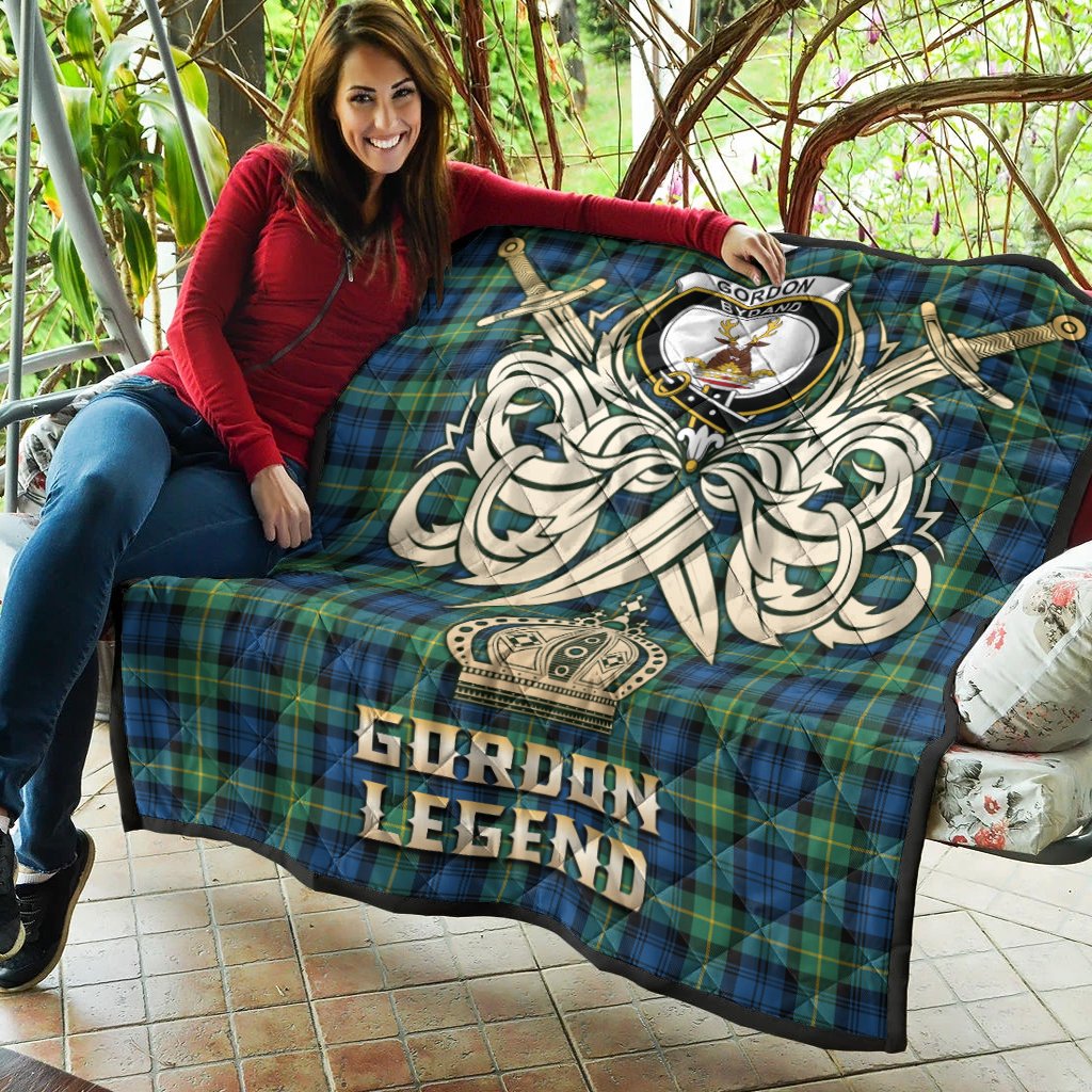Gordon Ancient Tartan Crest Legend Gold Royal Premium Quilt