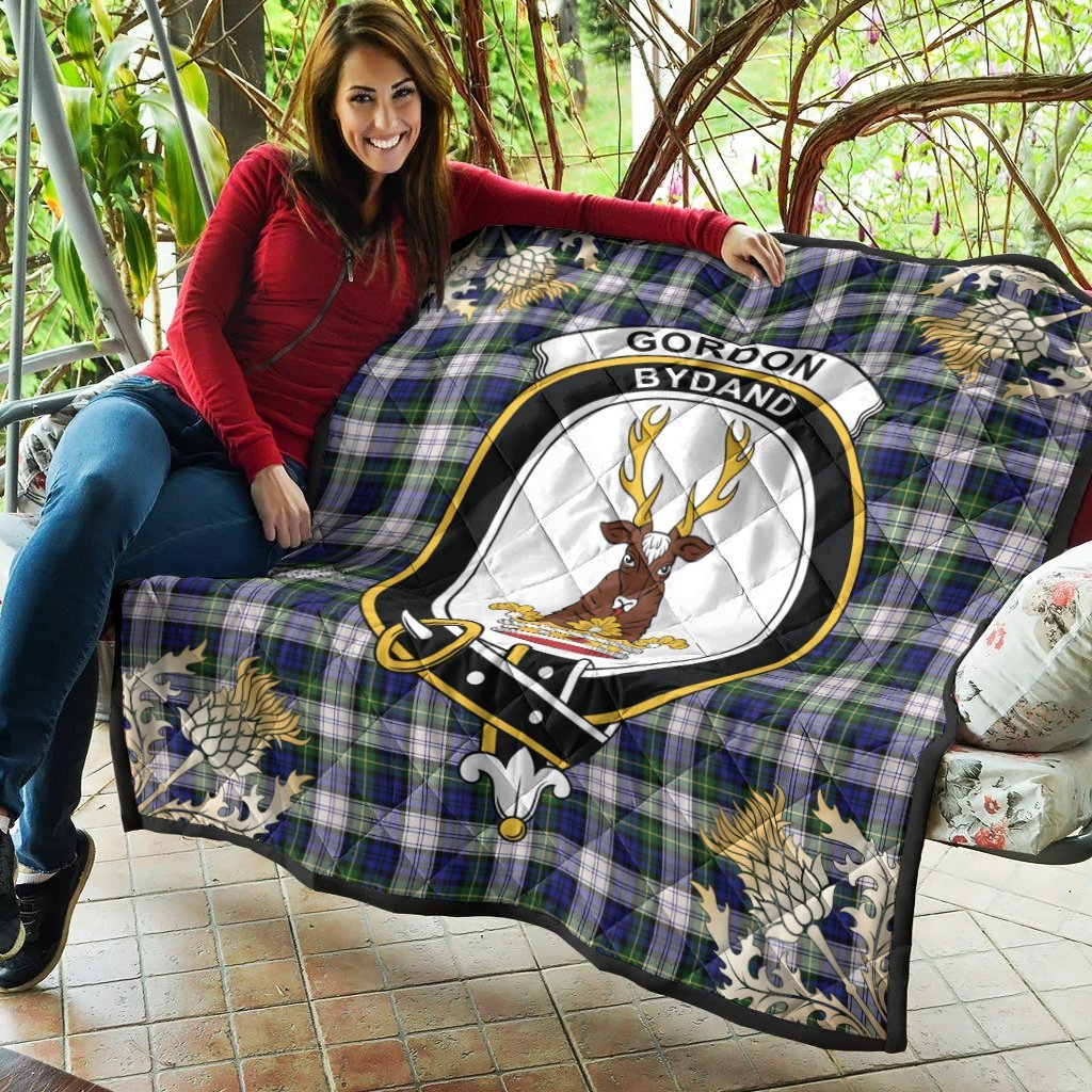Gordon Dress Modern Tartan Crest Premium Quilt - Gold Thistle Style