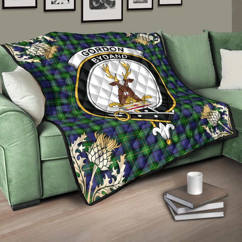 Gordon Modern Tartan Crest Premium Quilt - Gold Thistle Style