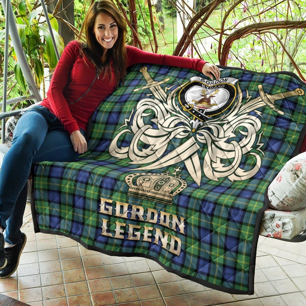 Gordon Old Ancient Tartan Crest Legend Gold Royal Premium Quilt