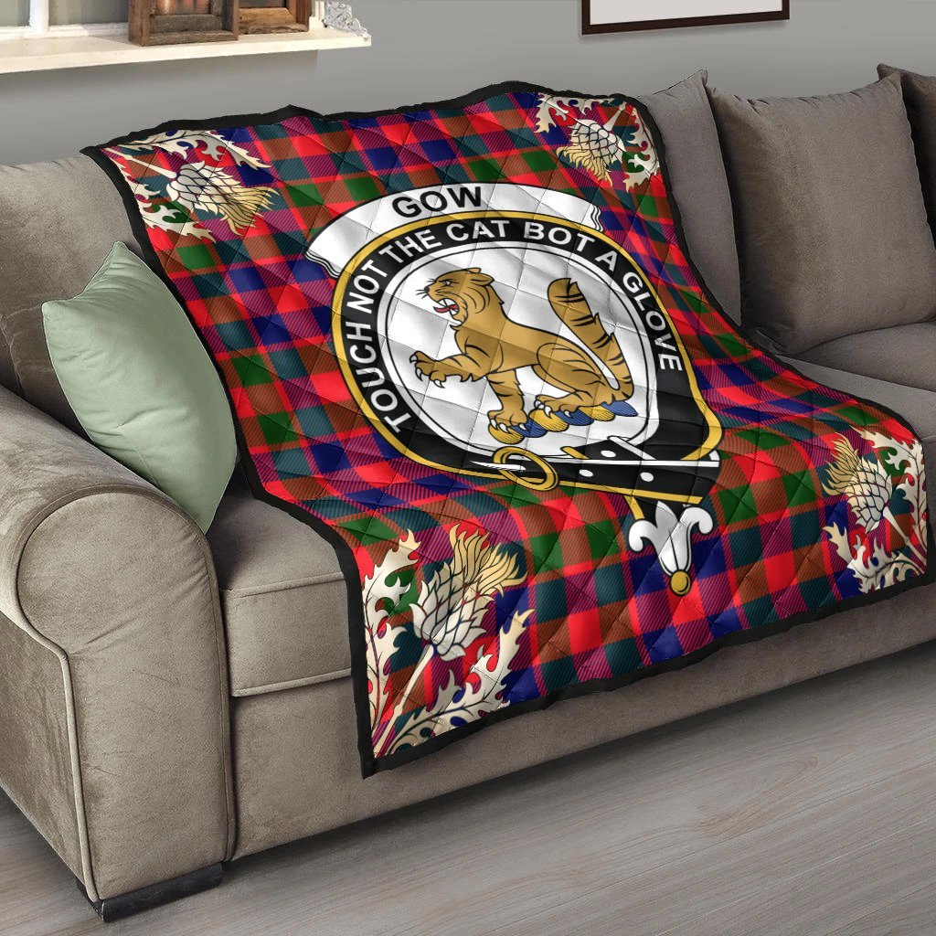 Gow of McGouan Tartan Crest Premium Quilt - Gold Thistle Style