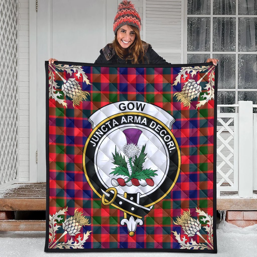Gow of Skeoch Tartan Crest Premium Quilt - Gold Thistle Style