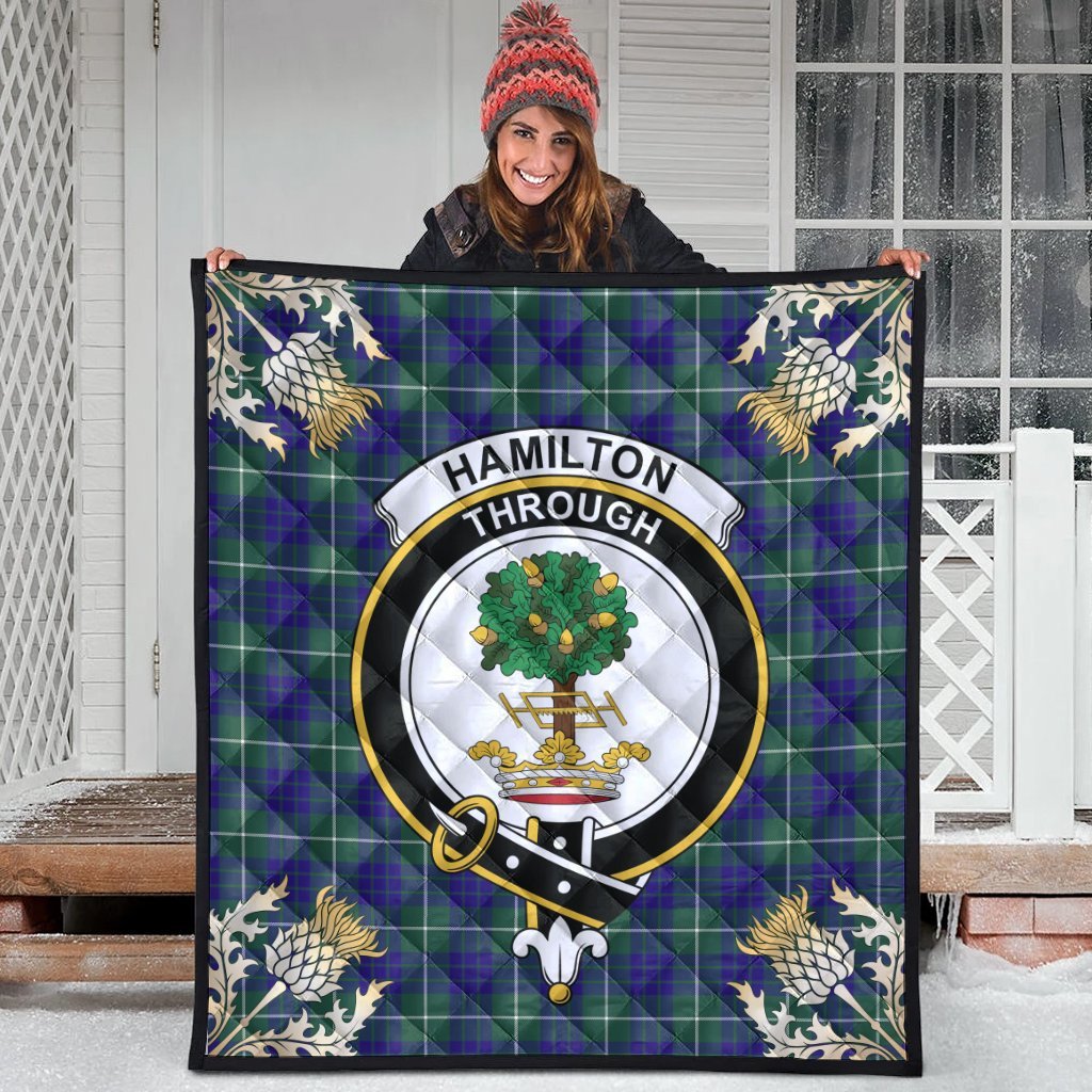 Hamilton Hunting Modern Tartan Crest Premium Quilt - Gold Thistle Style