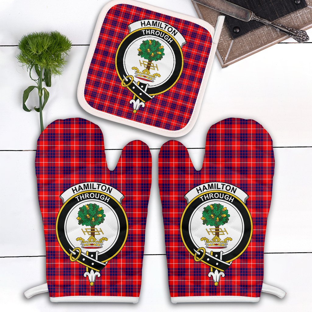 Hamilton Modern Tartan Crest Oven Mitt And Pot Holder (2 Oven Mitts + 1 Pot Holder)