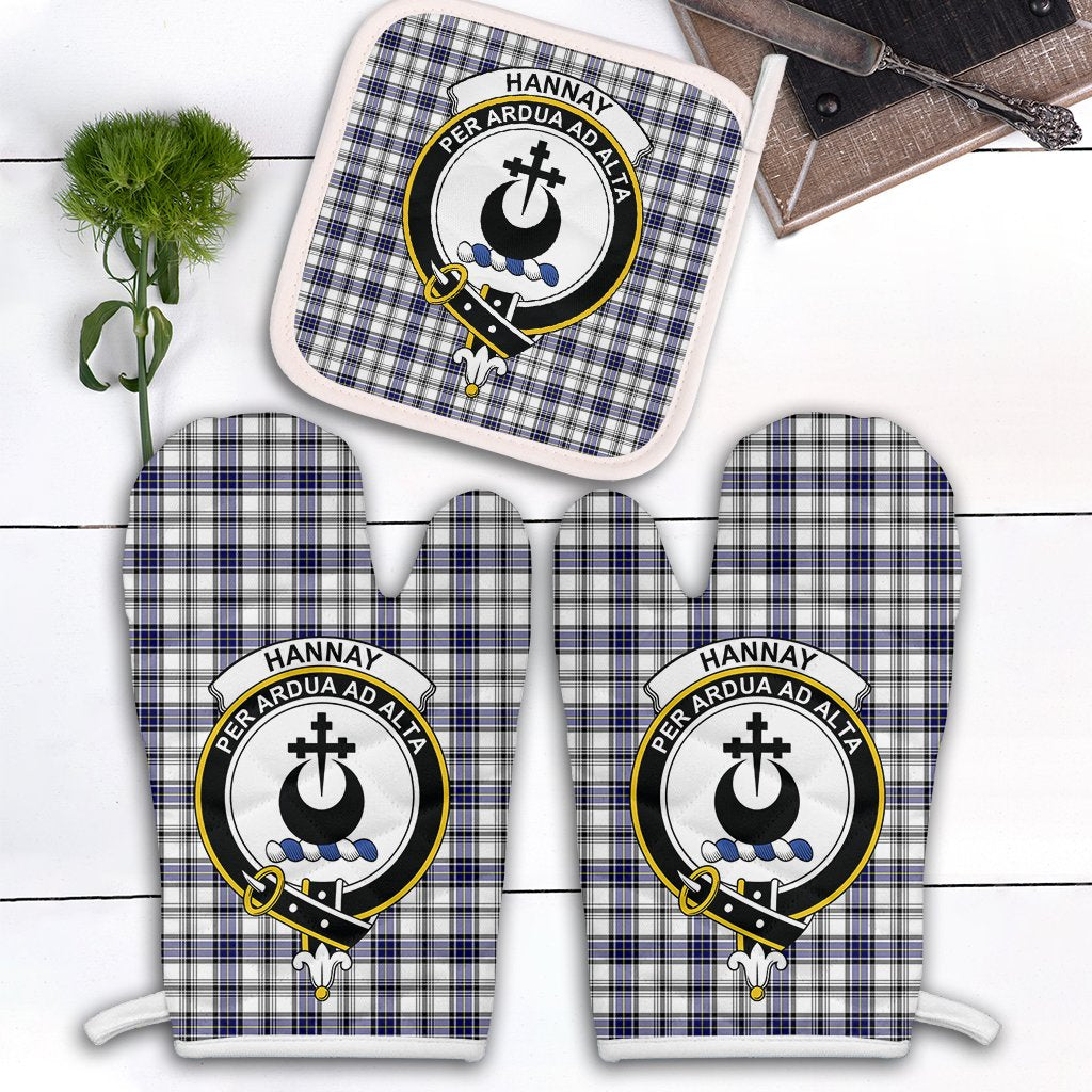 Hannay Modern Tartan Crest Oven Mitt And Pot Holder (2 Oven Mitts + 1 Pot Holder)