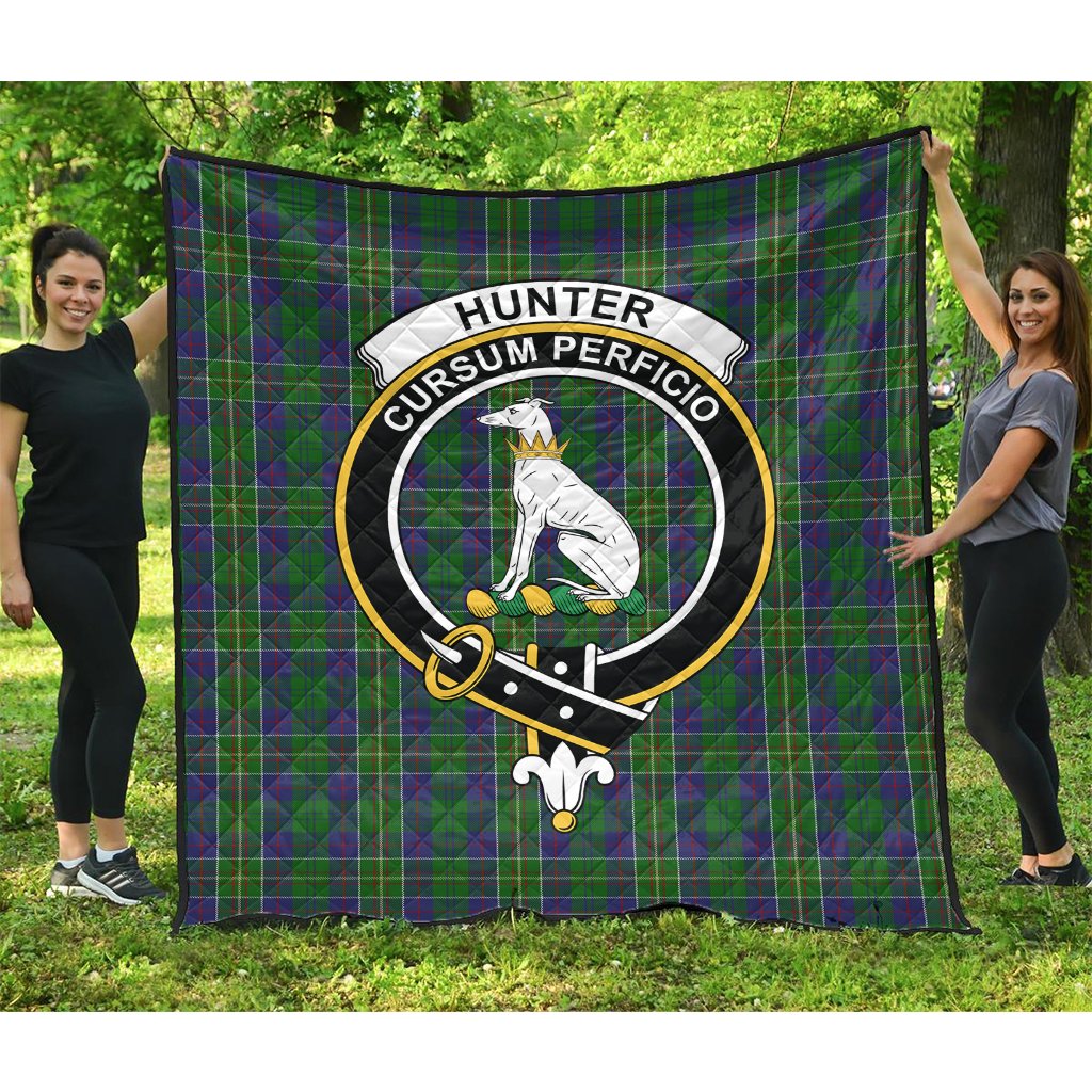 Hunter of Hunterston Tartan Crest Quilt