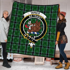 Innes Hunting Tartan Crest Quilt